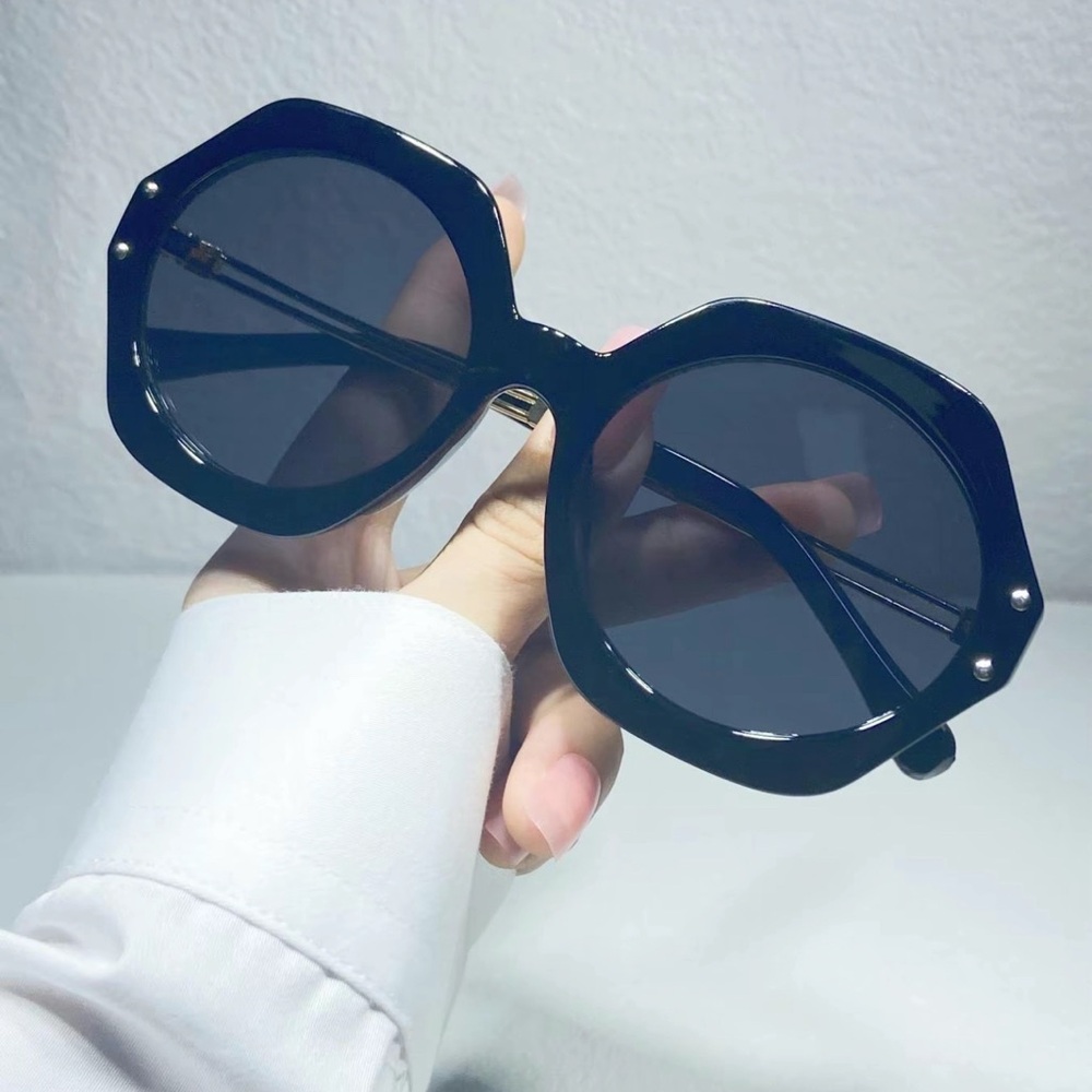 New Arrival Sunglasses “Magic” 🕶️